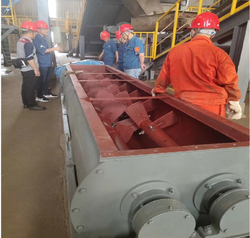 ������ɫ�F��