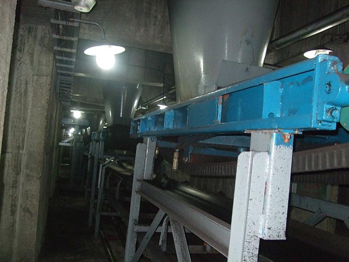 ��������ú���F���󽹻�